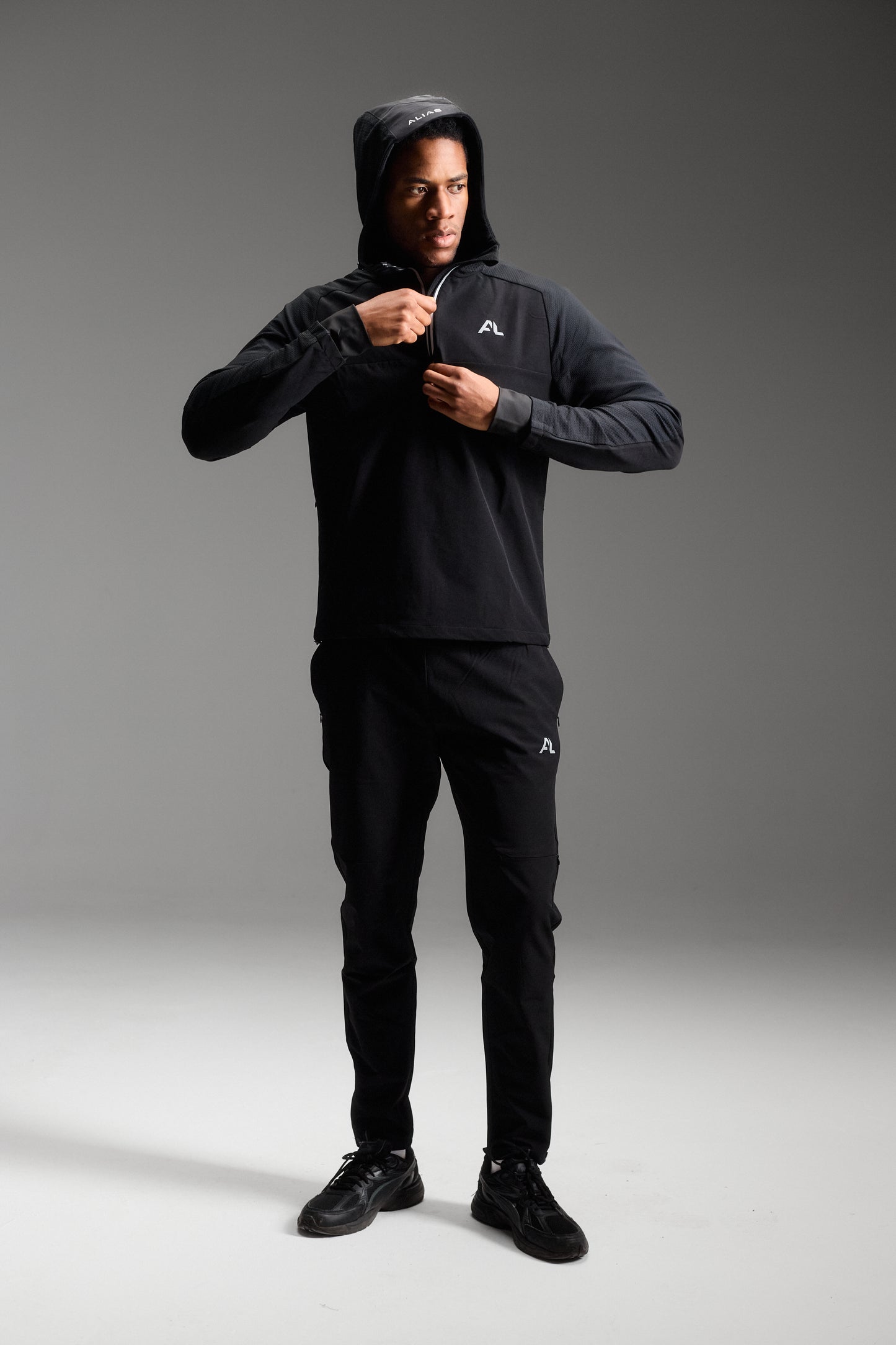 PERFORMANCE TRACKSUIT - BLACK