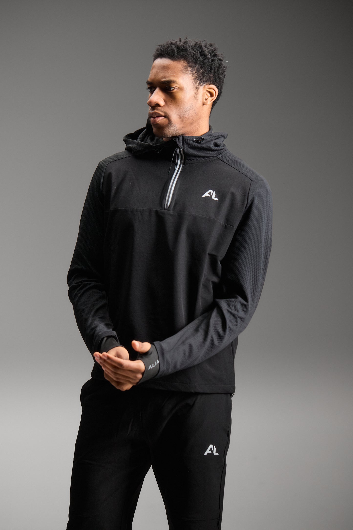 PERFORMANCE JACKET - BLACK