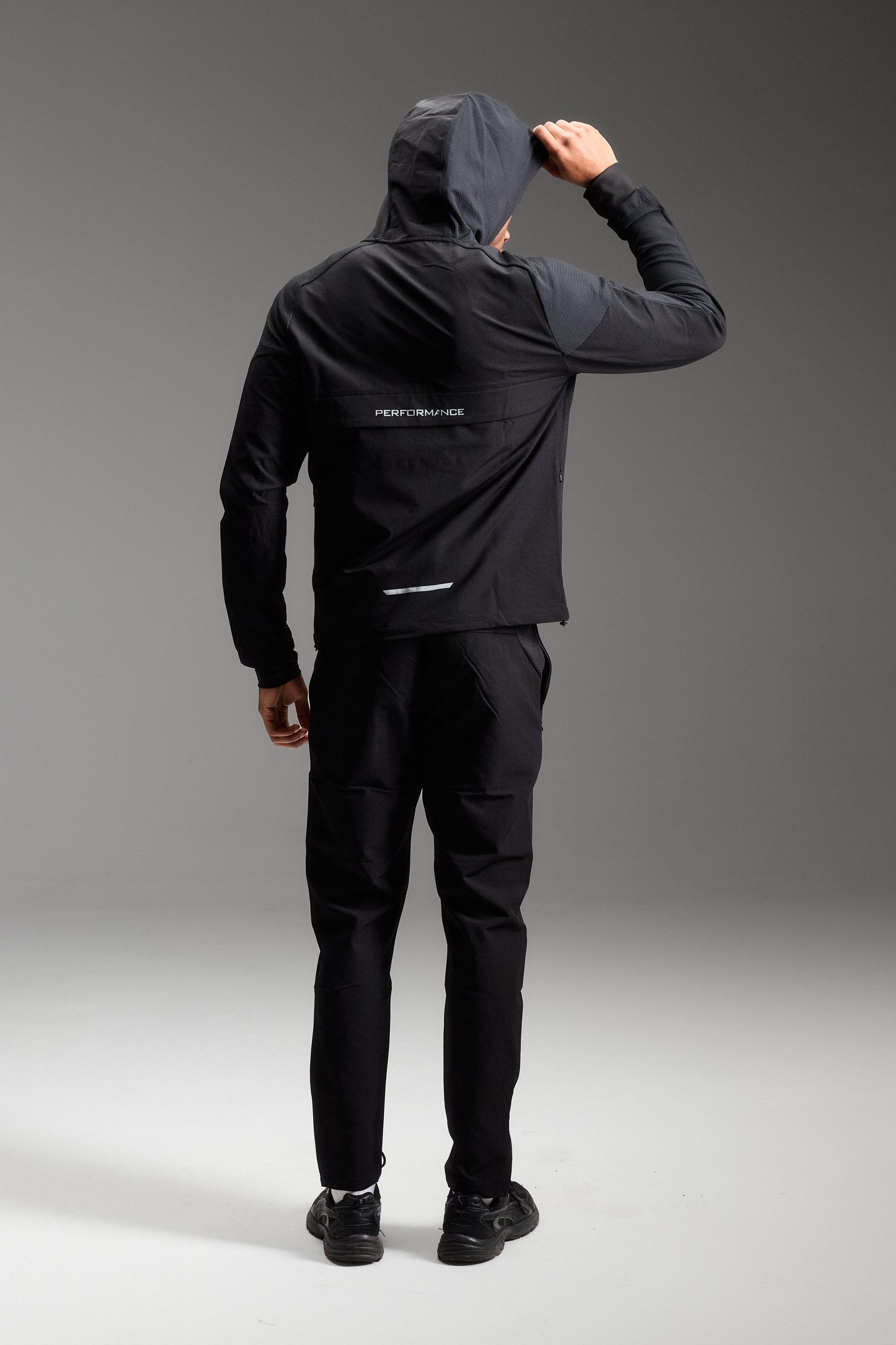 PERFORMANCE TRACKSUIT - BLACK